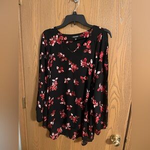 Roz & Ali Black and Red Floral Split Sleeve Blouse